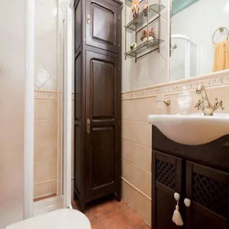 With 3 Bedrooms In Granada, With Wonderful View, Balcon Apartmán