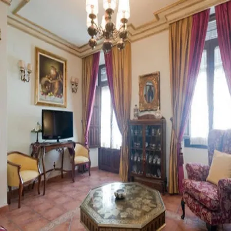 With 3 Bedrooms In Granada, With Wonderful View, Balcon Apartmán